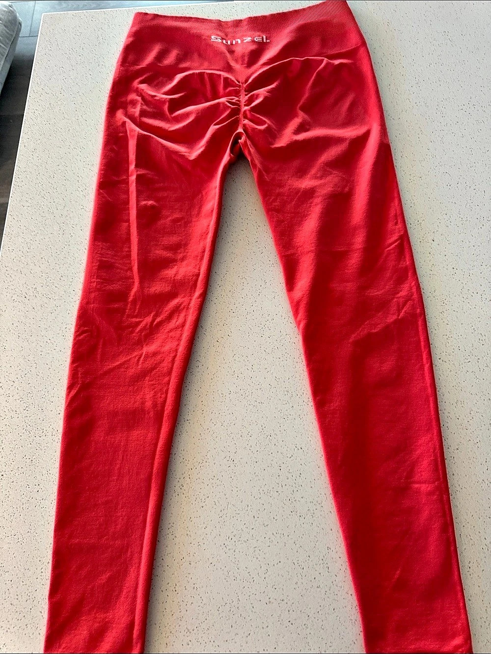 Sunzel Coral Leggings Like New, High compression, squat proof, scrunch bum.